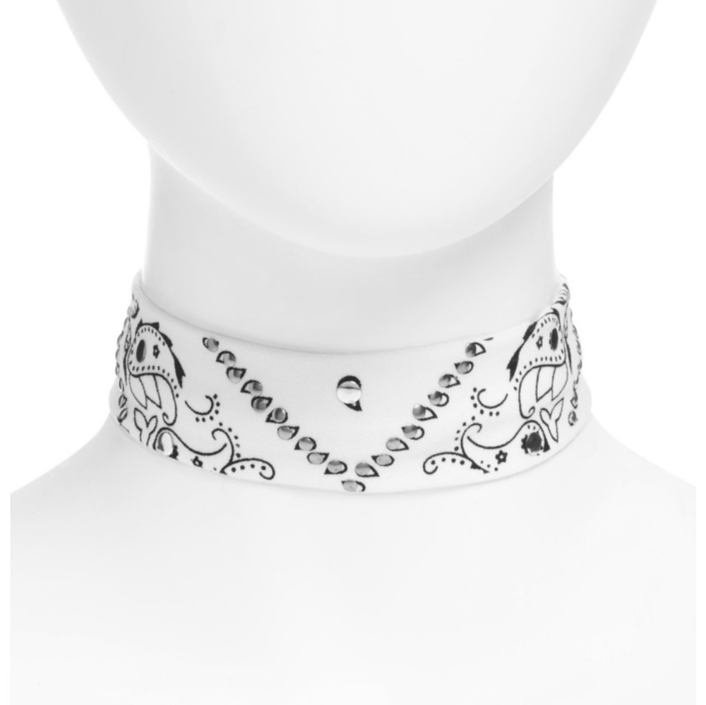Bandana studded white choker